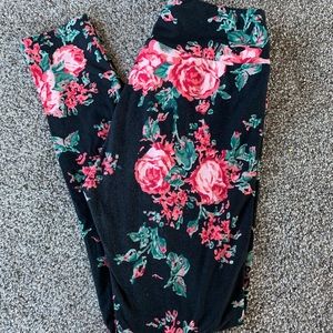 ~*~Lularoe OS Floral Leggings~*~